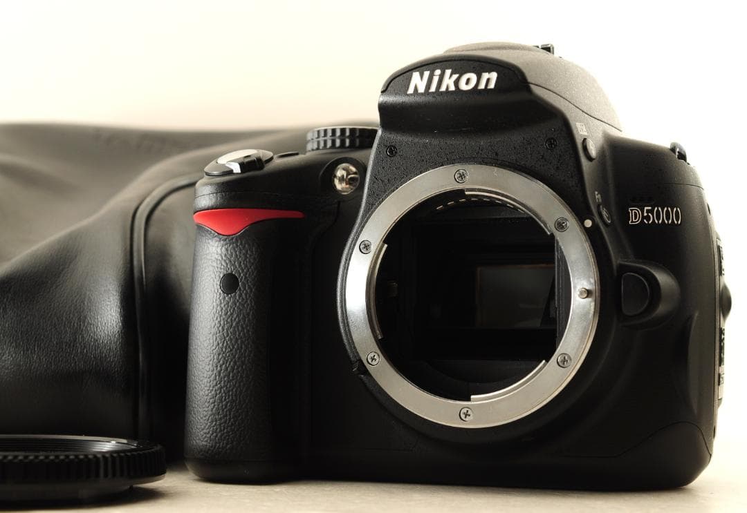 中古美品 Nikon ニコン D5000ボディ SC:1215回
