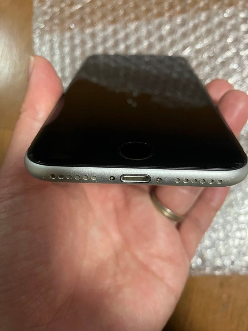 iPhone SE (第2世代) ホワイト バッテリー純正84％ 美品