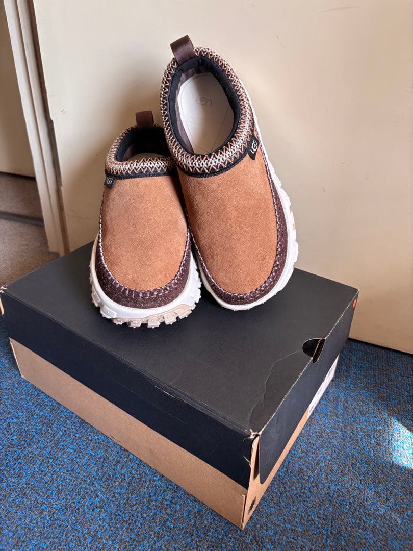 靴 UGG M VENTURE DAZE