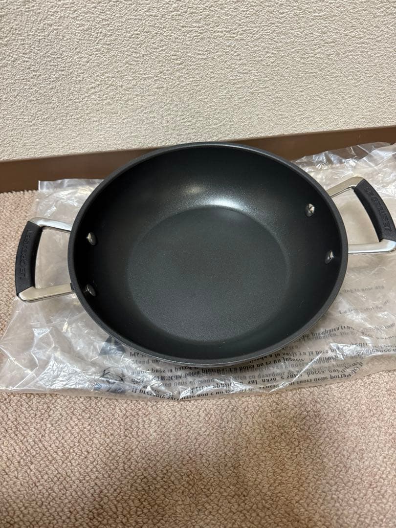 ル・クルーゼ　TNS シャロー キャセロール　両手鍋 24㎝