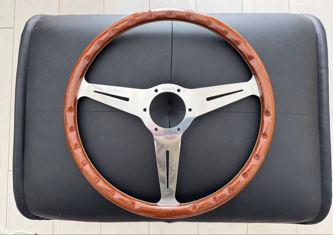 ナルディウッド3本スポークステアリング