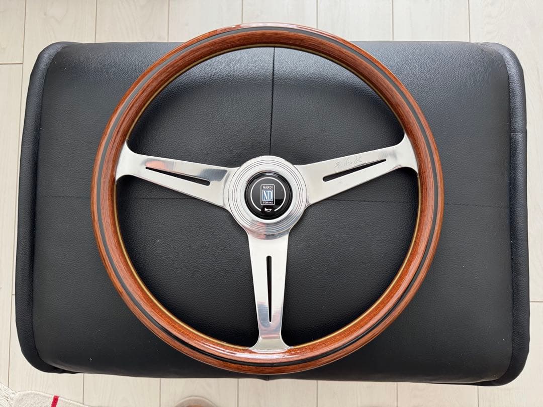 ナルディウッド3本スポークステアリング