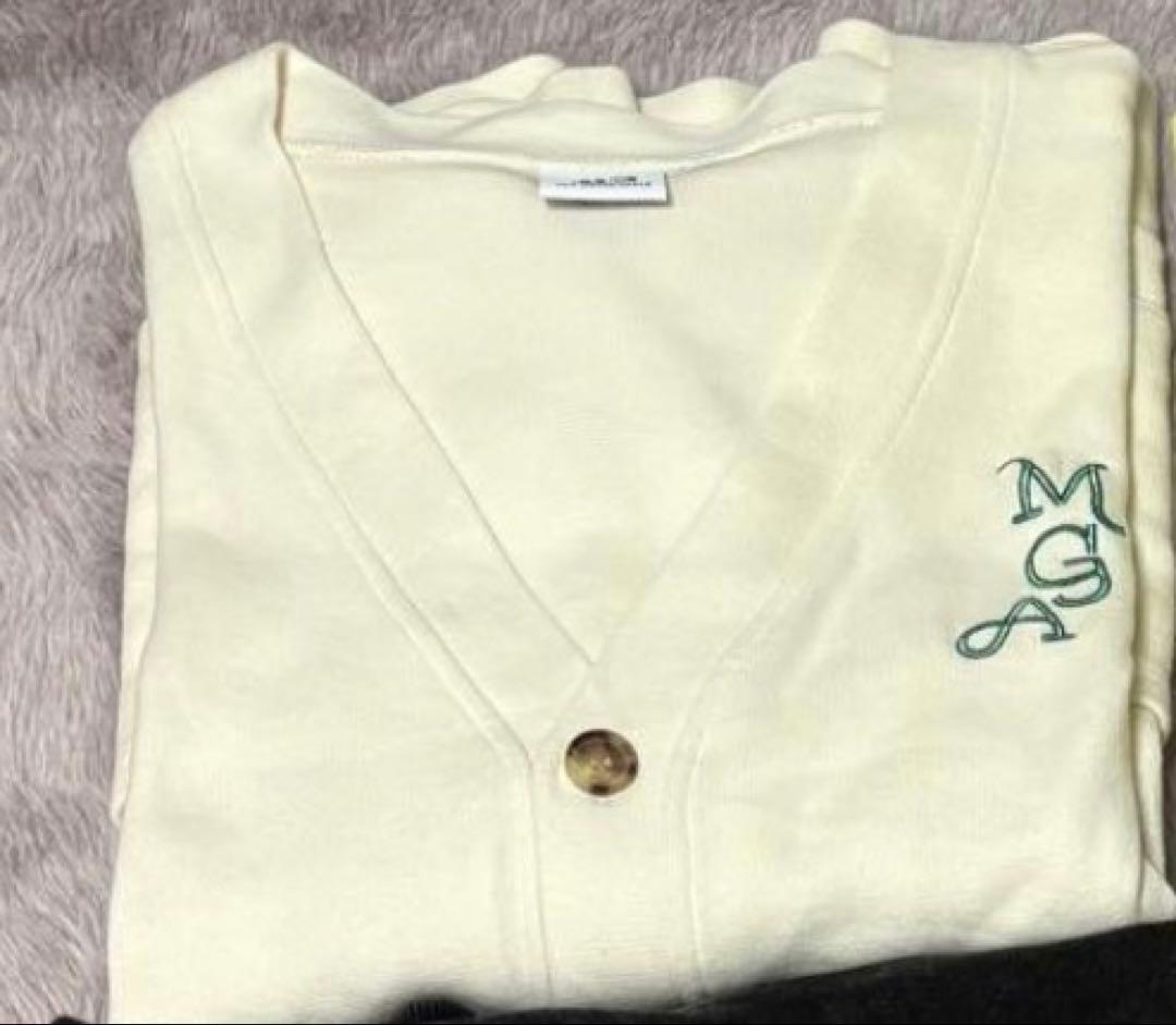 さき、カーディガン