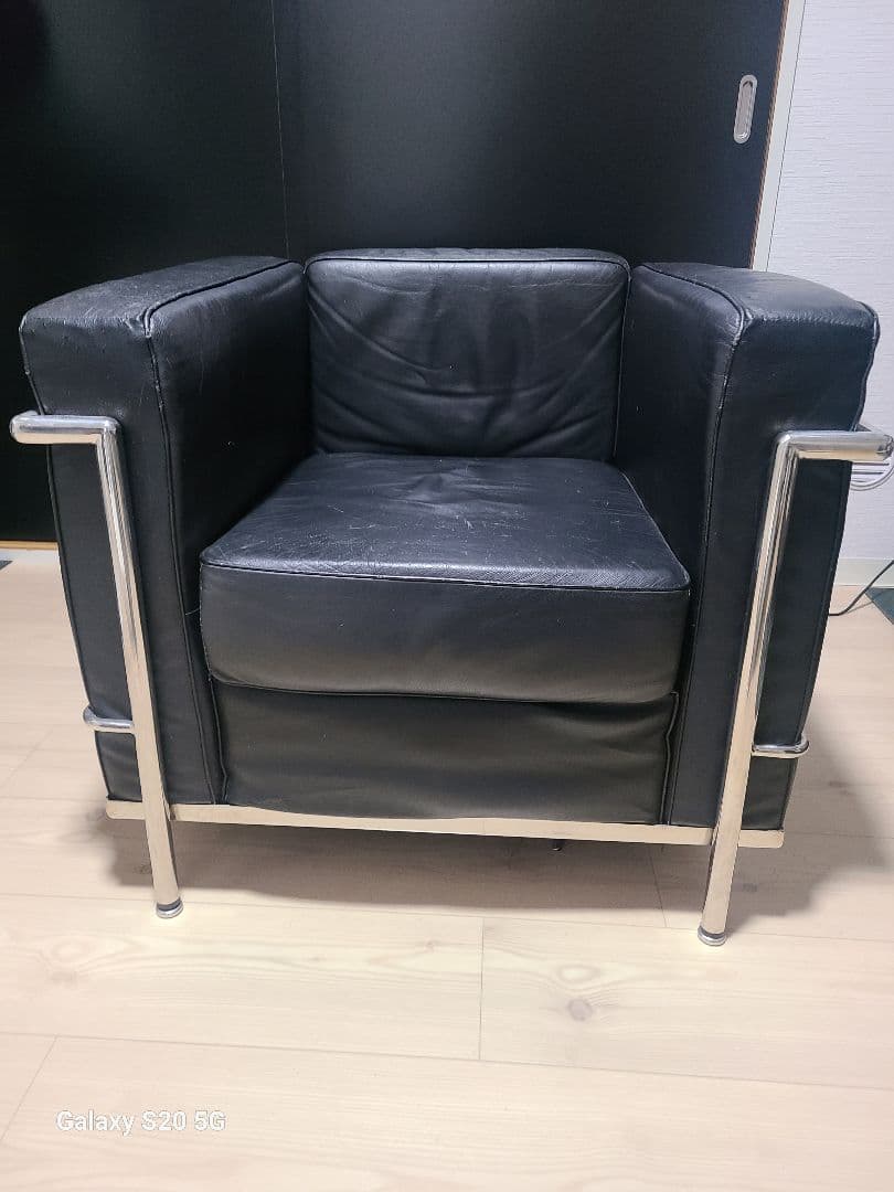 ル コルビジェ本革ソファ