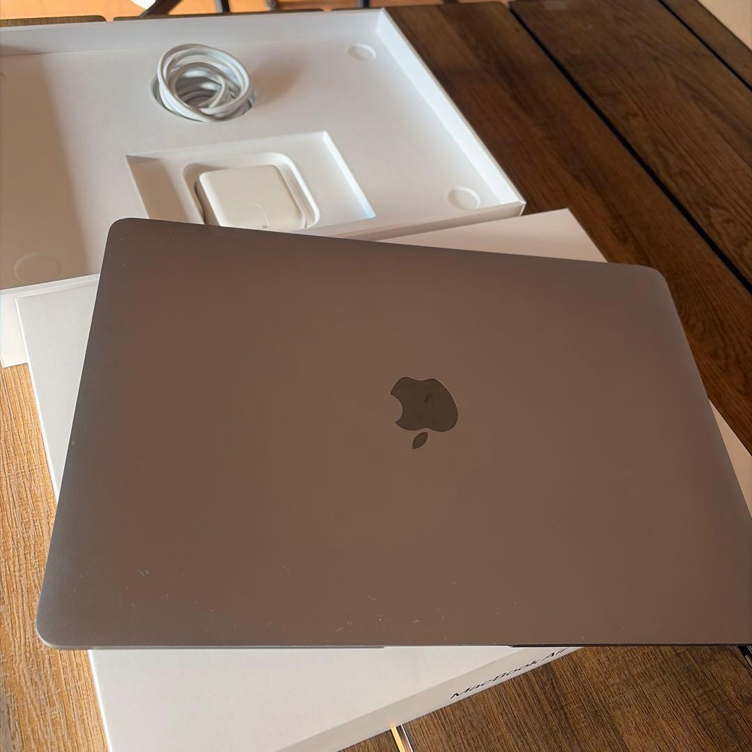 MacBook Air M1メモリ8GB