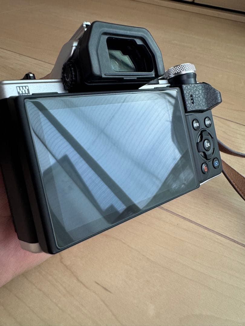 OLYMPUS OM-D ミラーレスカメラ E-M10 mark II 美品