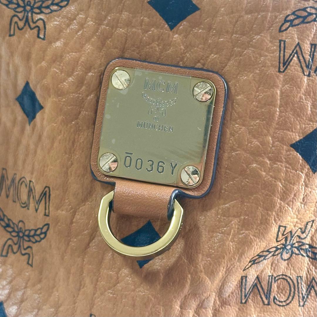 『美品』MCM ボディバッグ ブラウン レザー 036Y