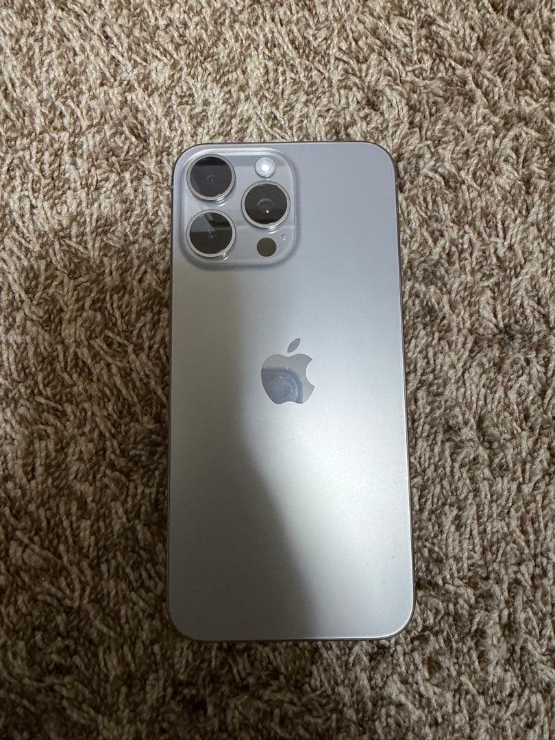 iPhone15promax ナチュラルチタニウム