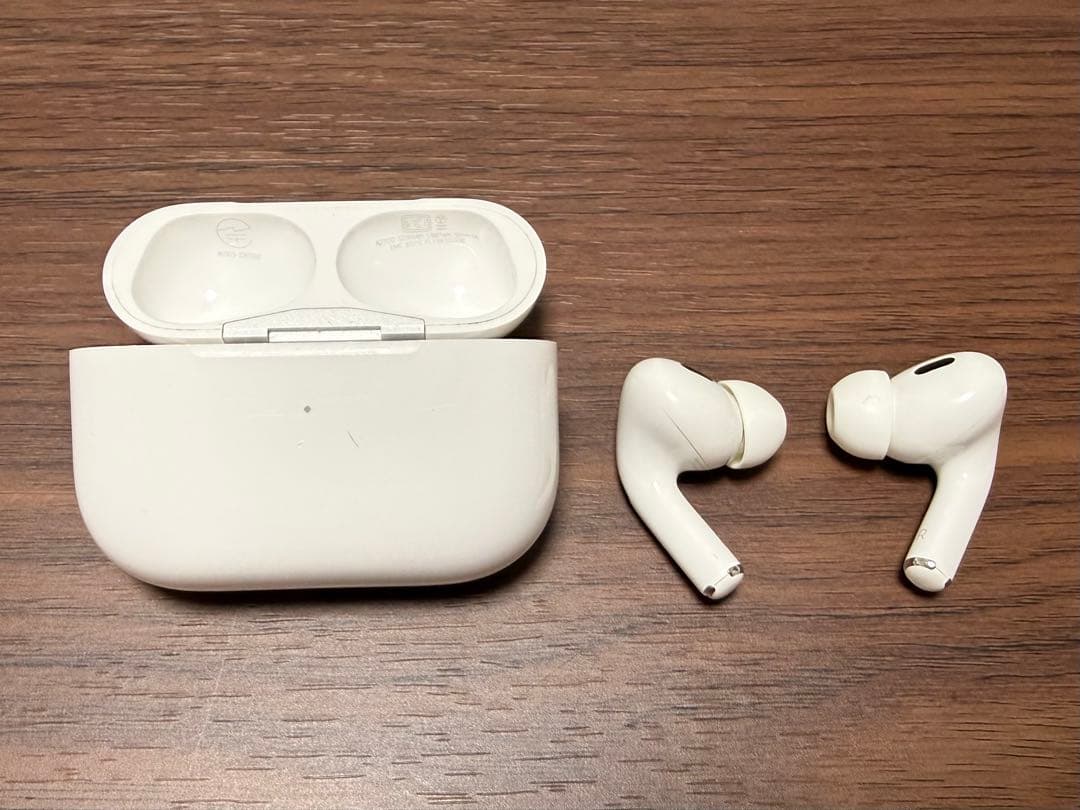 ゆ*う様 【正規品】AirPods Pro 第2世代　両イヤホン・ケース完備　訳