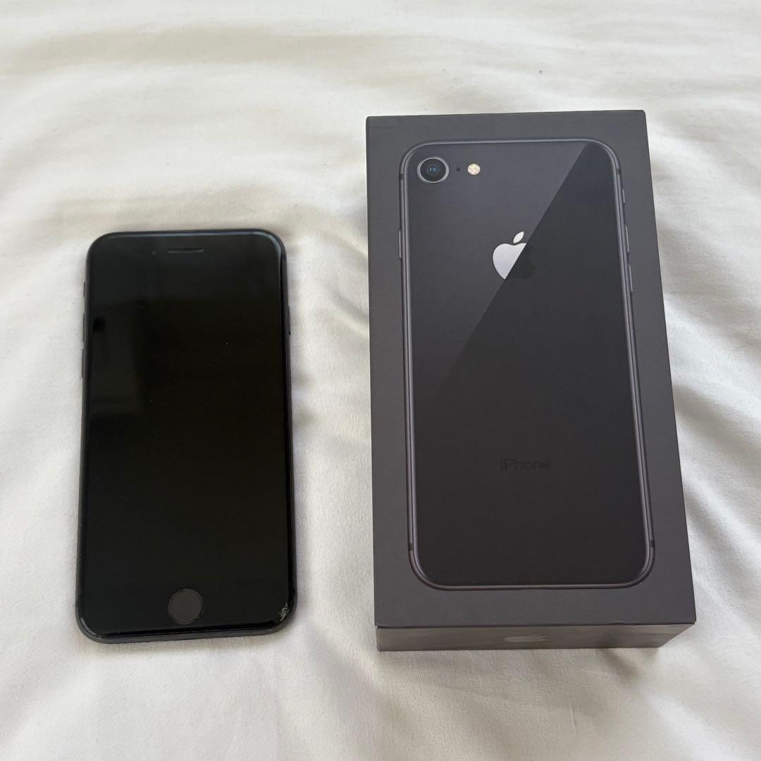Apple iPhone 8 64GB スペースグレー 中古