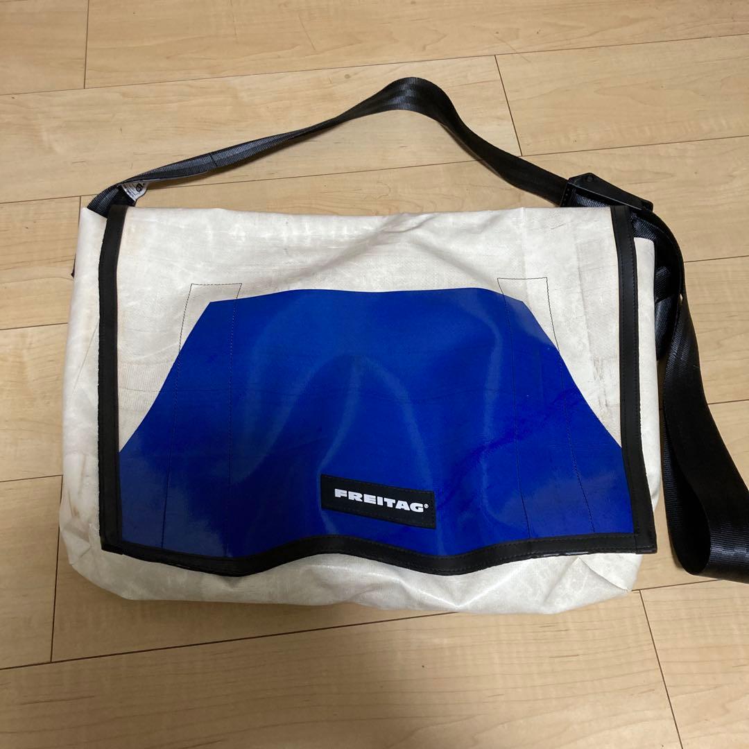 FREITAG メッセンジャーバッグ ホワイト/ブルー　F13 TOPCAT
