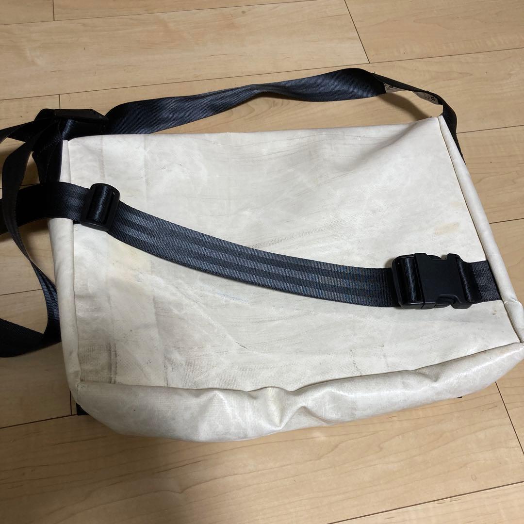 FREITAG メッセンジャーバッグ ホワイト/ブルー　F13 TOPCAT