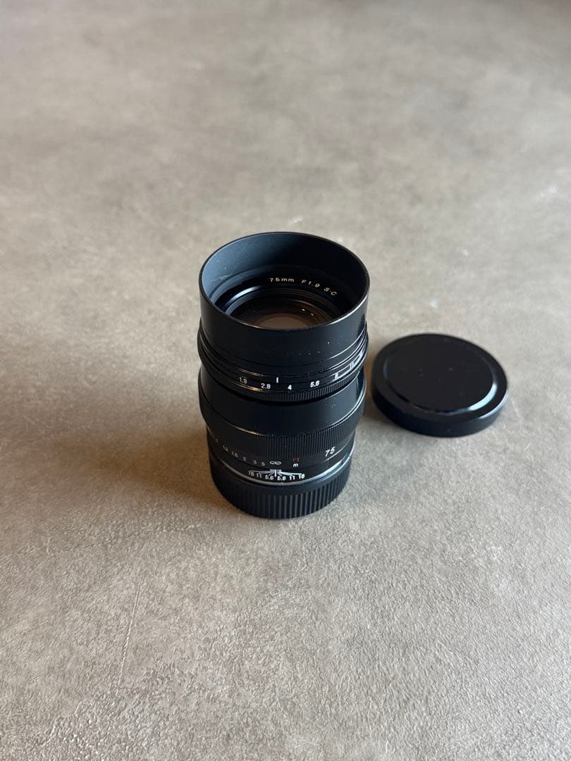 Voigtländer ULTRON 75mm f1.9 VMマウント