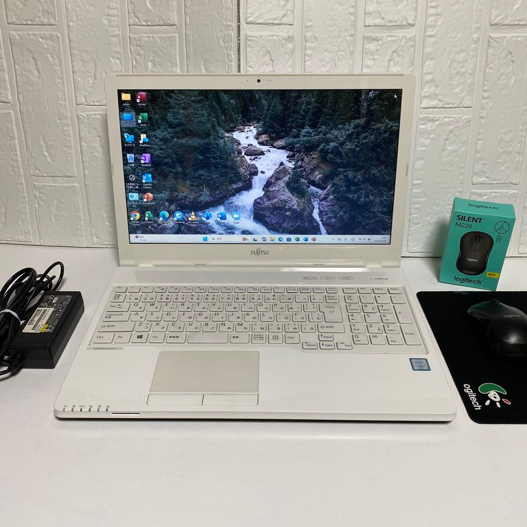 Windows11 オフィス付き　Corei7 SSD メモリ8GB 美品富士通