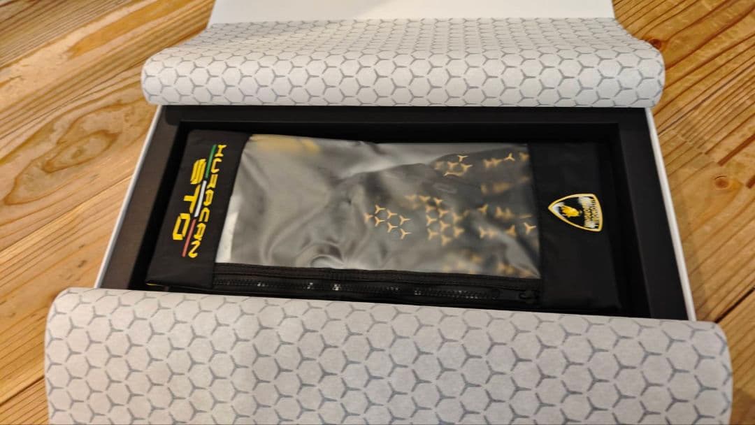 ウラカン STO購入者用グローブ　Lamborghini