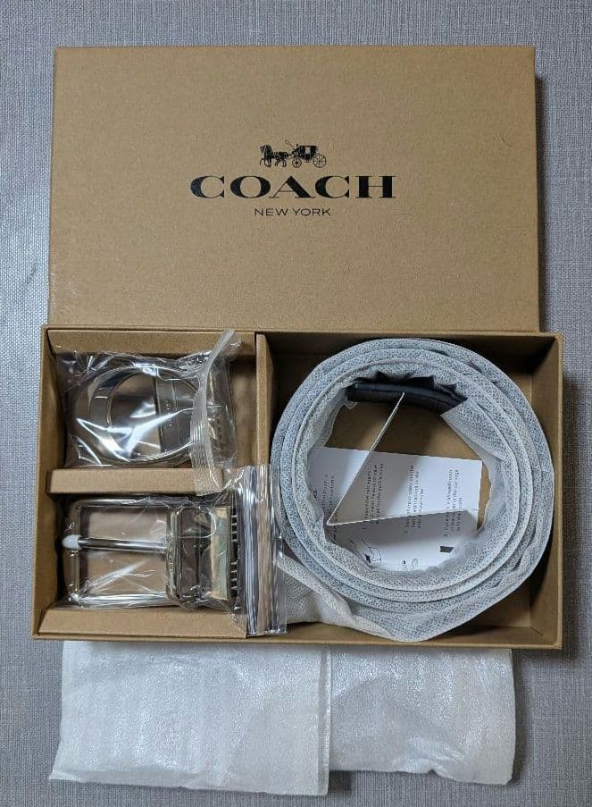 コーチ　新品　リバーシブル シンプル ブラックxブラウン シルバーバックル