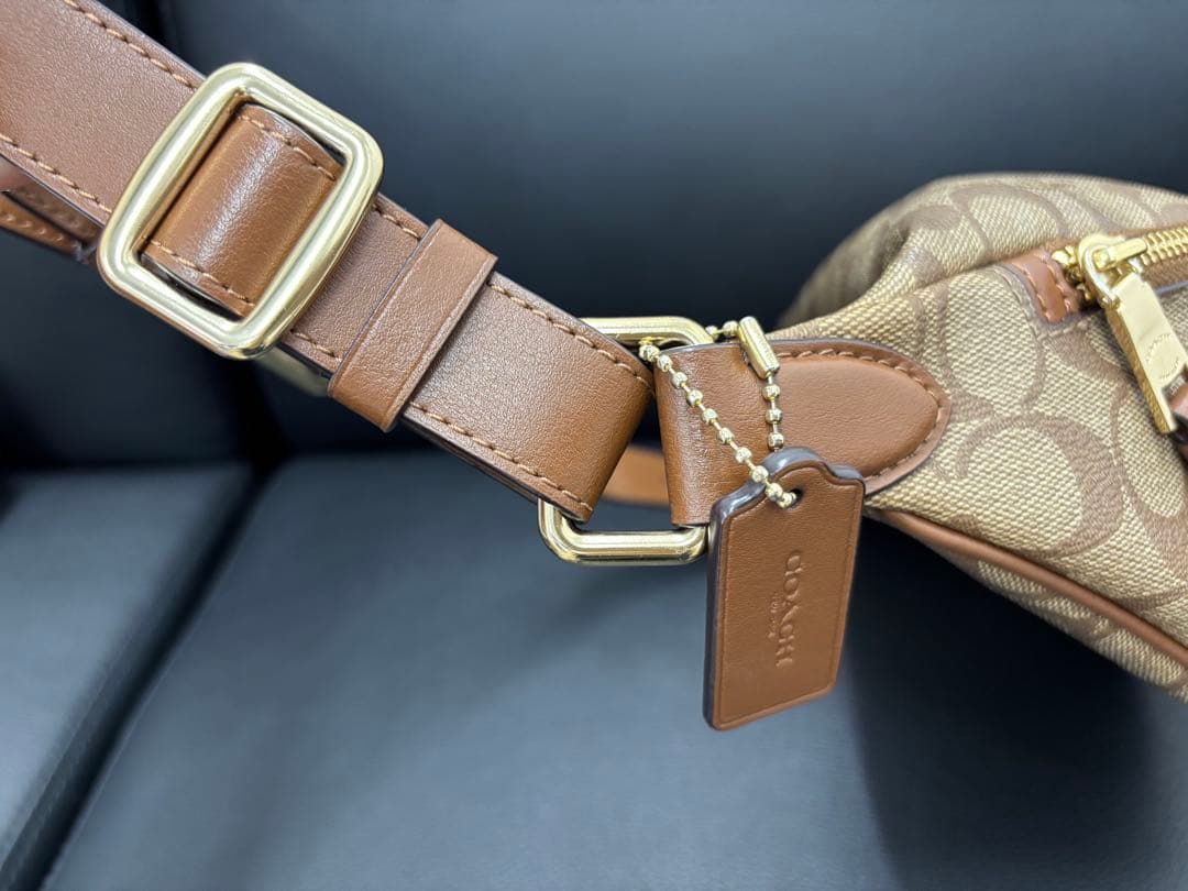 【美品】COACH ボディバッグ