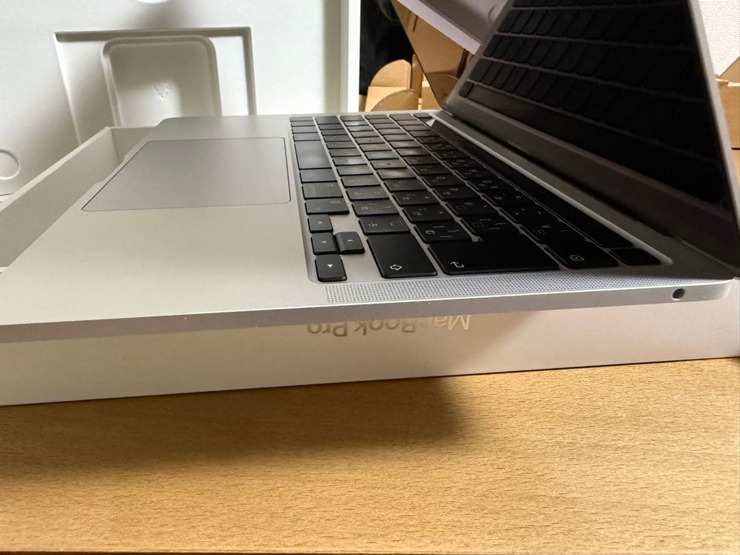 MacBook Pro M2 2022 メモリ8G/ストレージ256GB