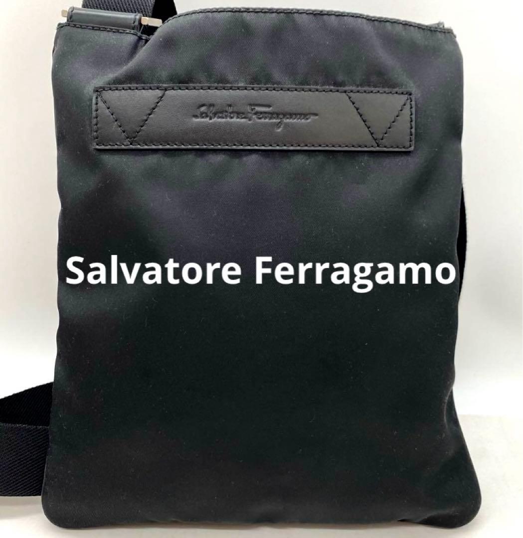 美品 Salvatore Ferragamoショルダーバッグ クロスボディバック