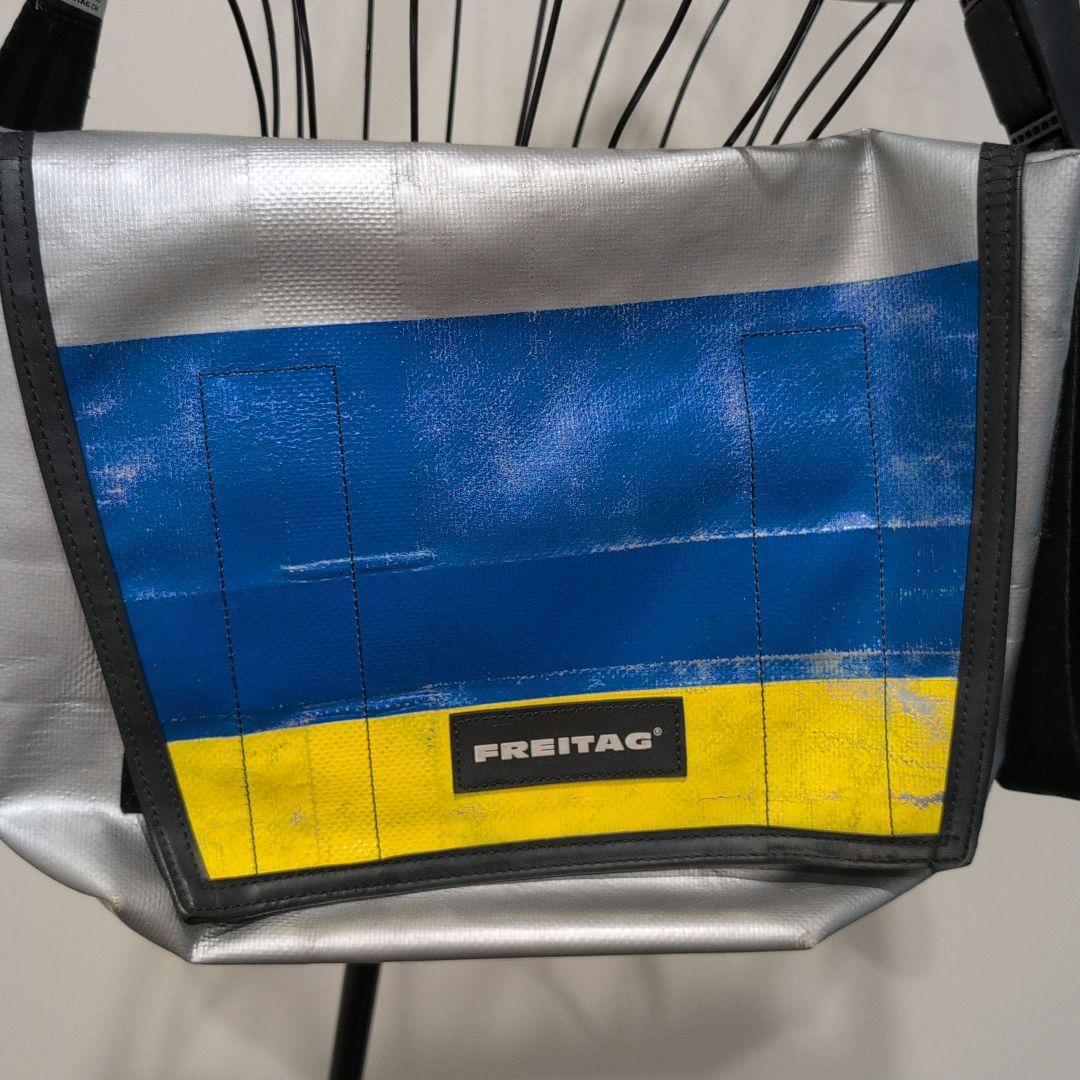 FREITAG メッセンジャーバッグ シルバー 青黄