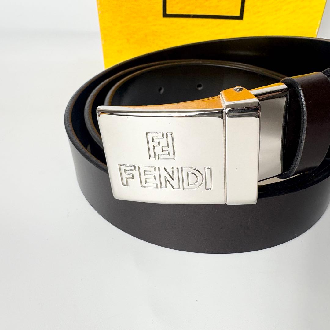 フェンディ　FENDI ロゴプレート　ブラウン　メンズ　レザーベルト　箱付.