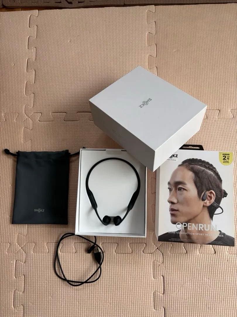 ⭐︎あべちゃん様　美品　使用少　SHOKZ openrun 骨伝導　ショックス　⭐︎