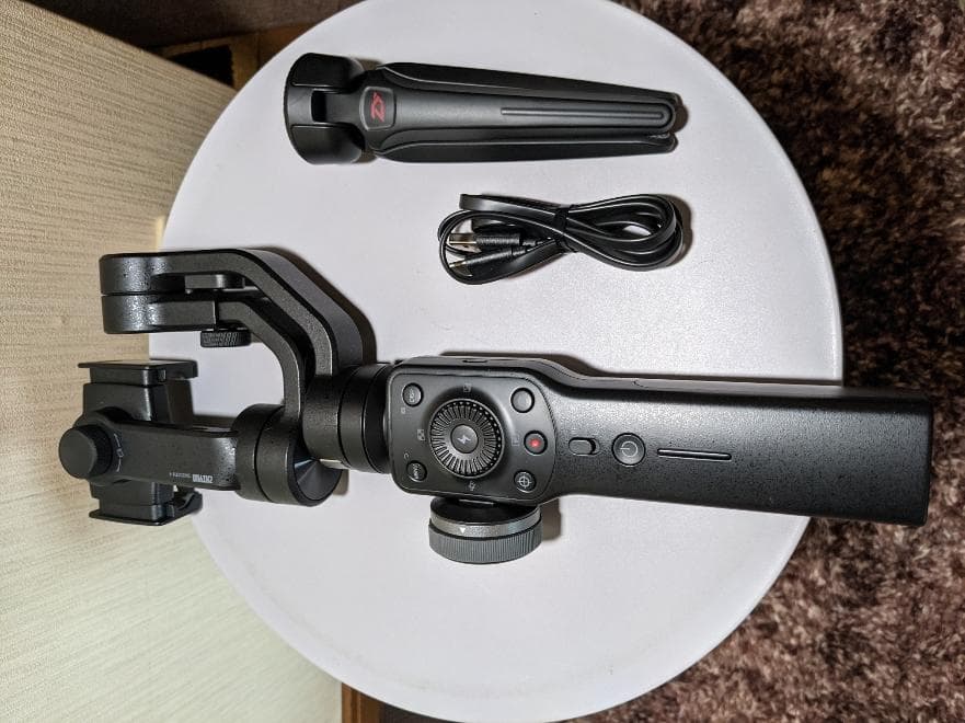 ZHIYUN SMOOTH４スマートフォン用電動３軸スタビライザー手持ちジンバル