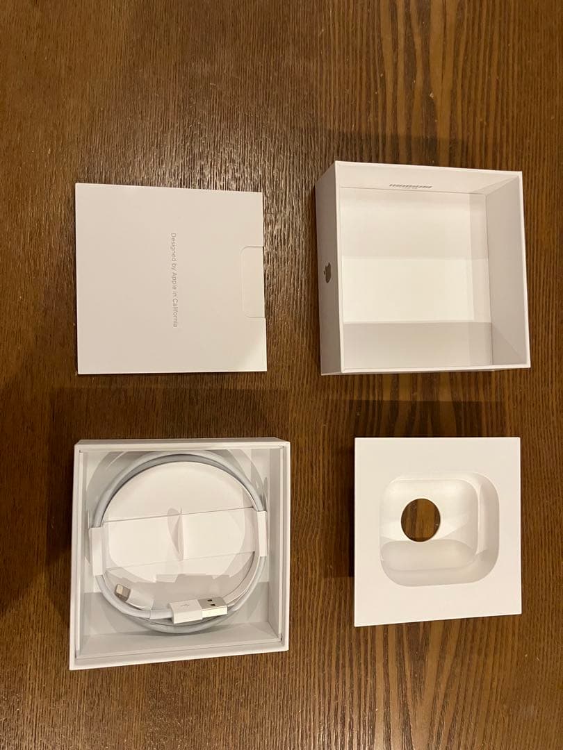 お宝　初代AirPods本体 ホワイト 充電ケース付き　箱未使用品