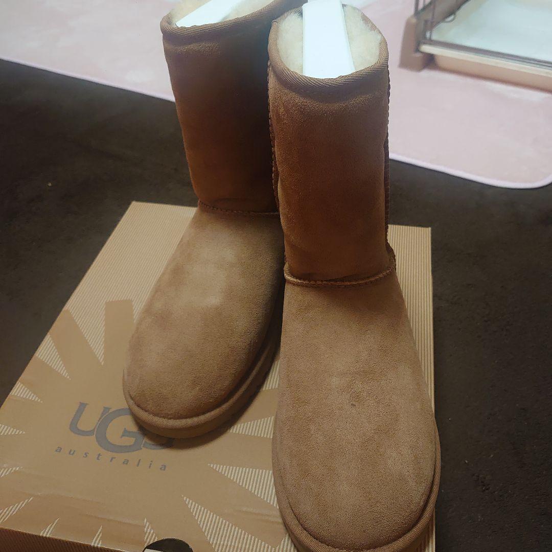 新品　国内正規品　UGGアグ　ムートンブーツ　チェスナット　24cm