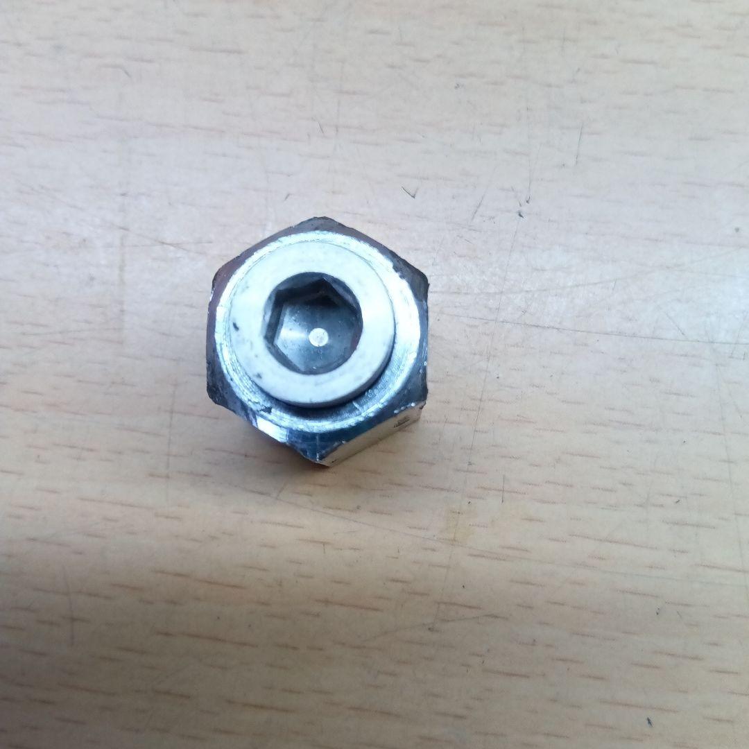 金属製六角形エンジン部品