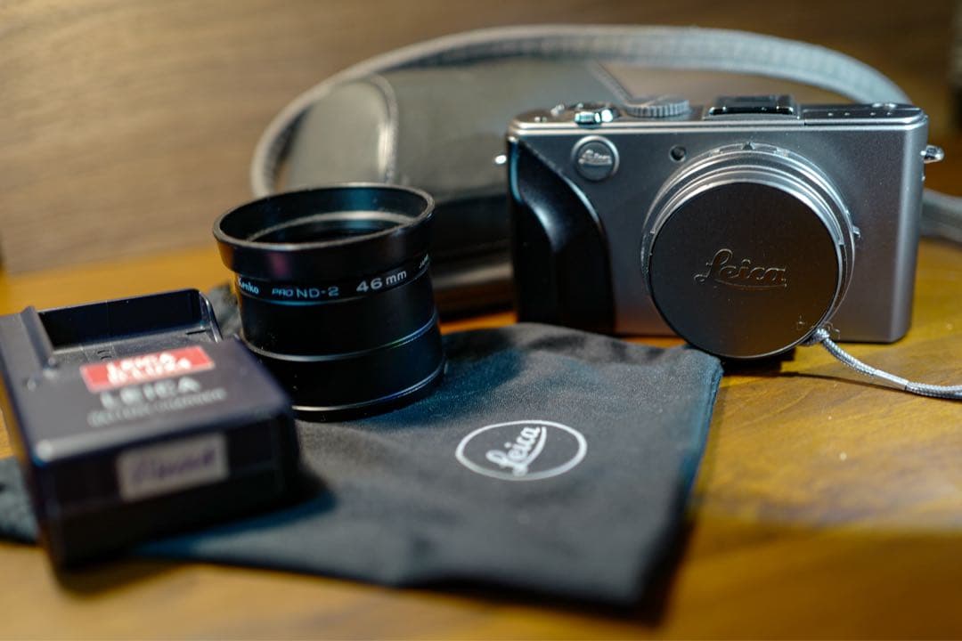 美品ライカ、「D-LUX 4」　チタンカラーの限定モデル