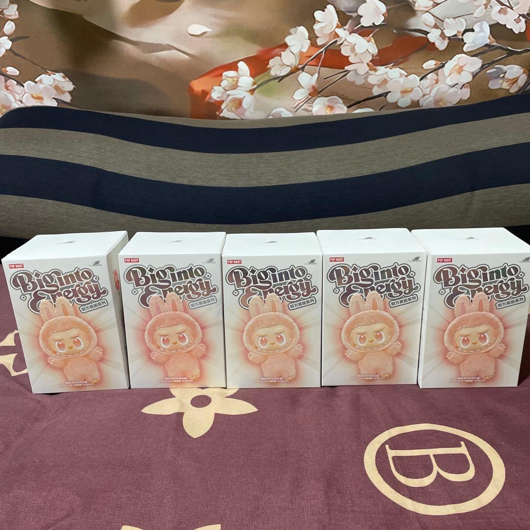 【新品未開封】ラブブ　LABUBU　ぬいぐるみ　正規品　即日発送