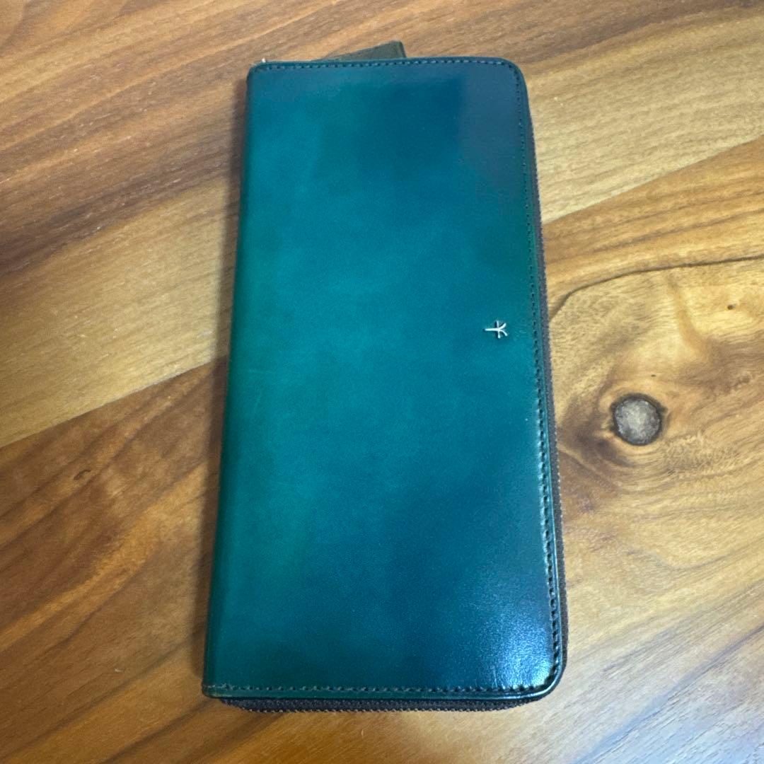 YUHAKU ラウンドファスナー長財布　フォスキーア　牛革　ブルー