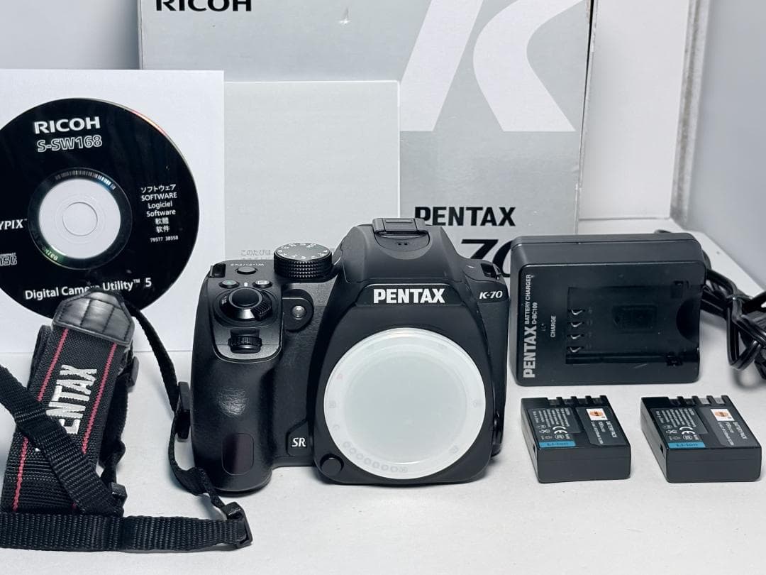 僅か3402ショット 元箱付き ペンタックス K-70 ボディ ブラック