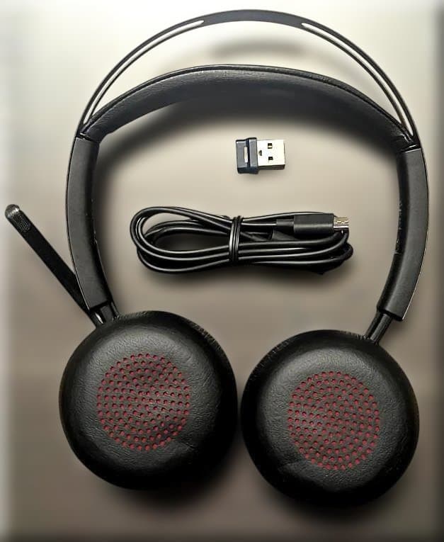 Poly Voyager Focus 2 ワイヤレスヘッドホン