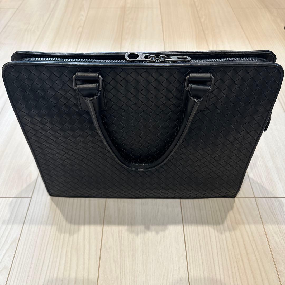 ボッテガヴェネタ イントレチャート ビジネスバッグ　ブラック【週末まで】