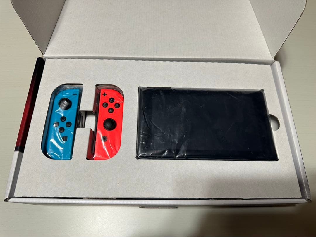 Nintendo Switch本体青/赤Joy-Con