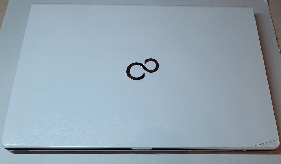 通電確認済 Fujitsu Lifebook 富士通 SH90 ノートパソコン