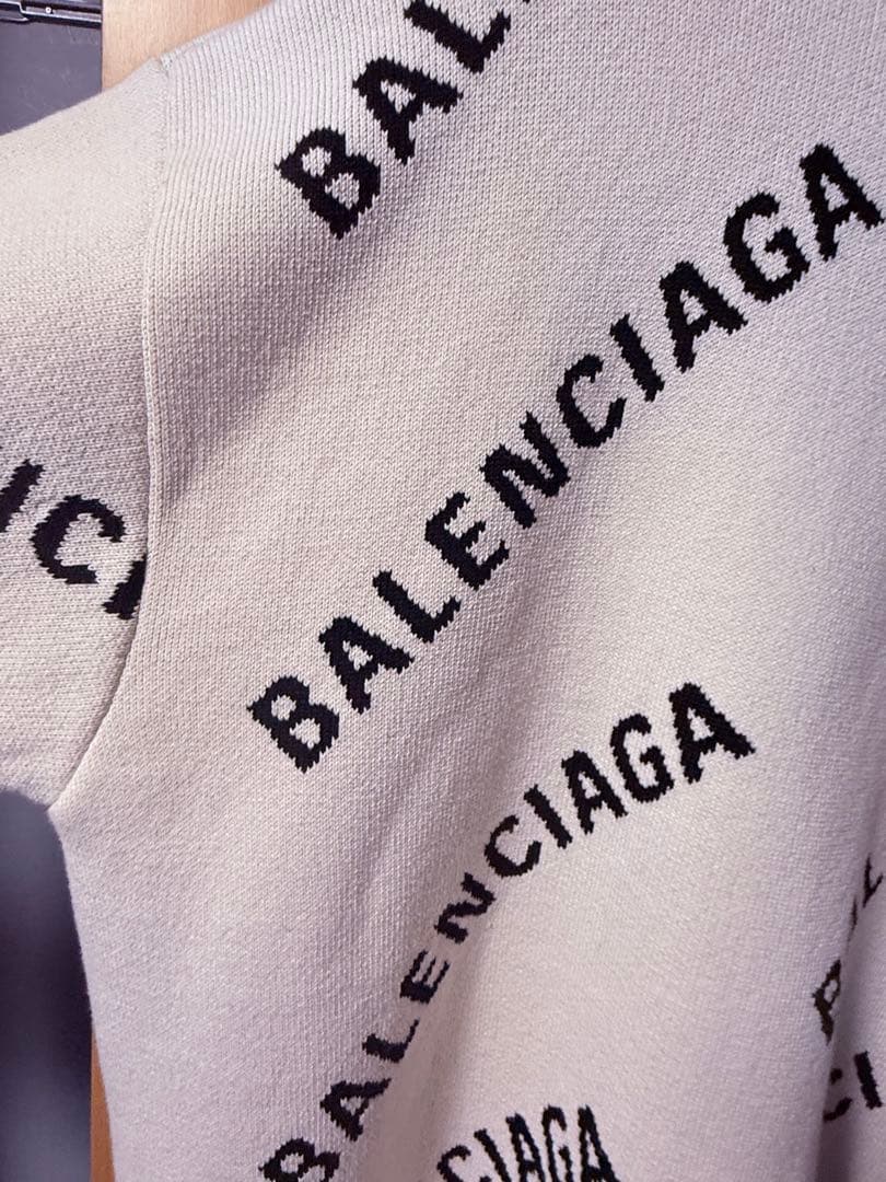 BALENCIAGA ロゴ入り ホワイトニットセーター