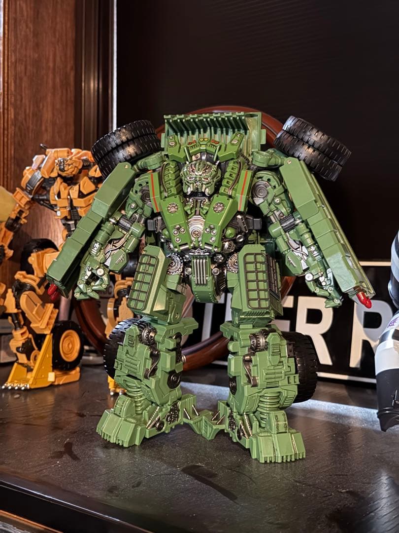 拡大版　3体　トランスフォーマー　ロングハウル　スクラッパー　ミックスマスター