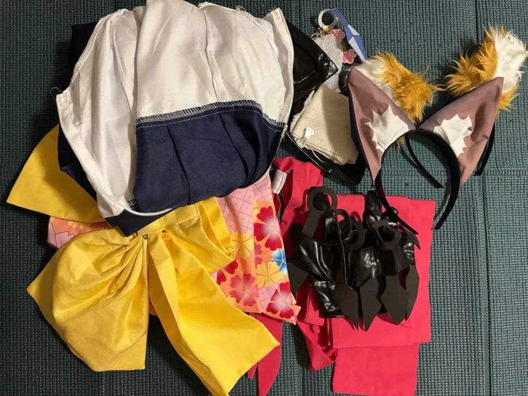 ブルーアーカイブ　ブルアカ　イズナコスプレ衣装一式・ウィッグ・動く尻尾・ヘイロー