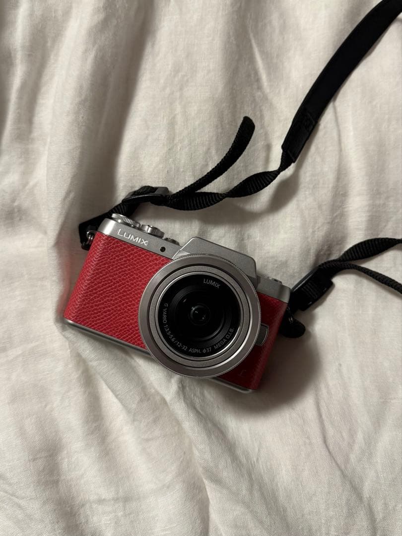 Panasonic / LUMIX DMC-GF7 ミラーレス一眼カメラ