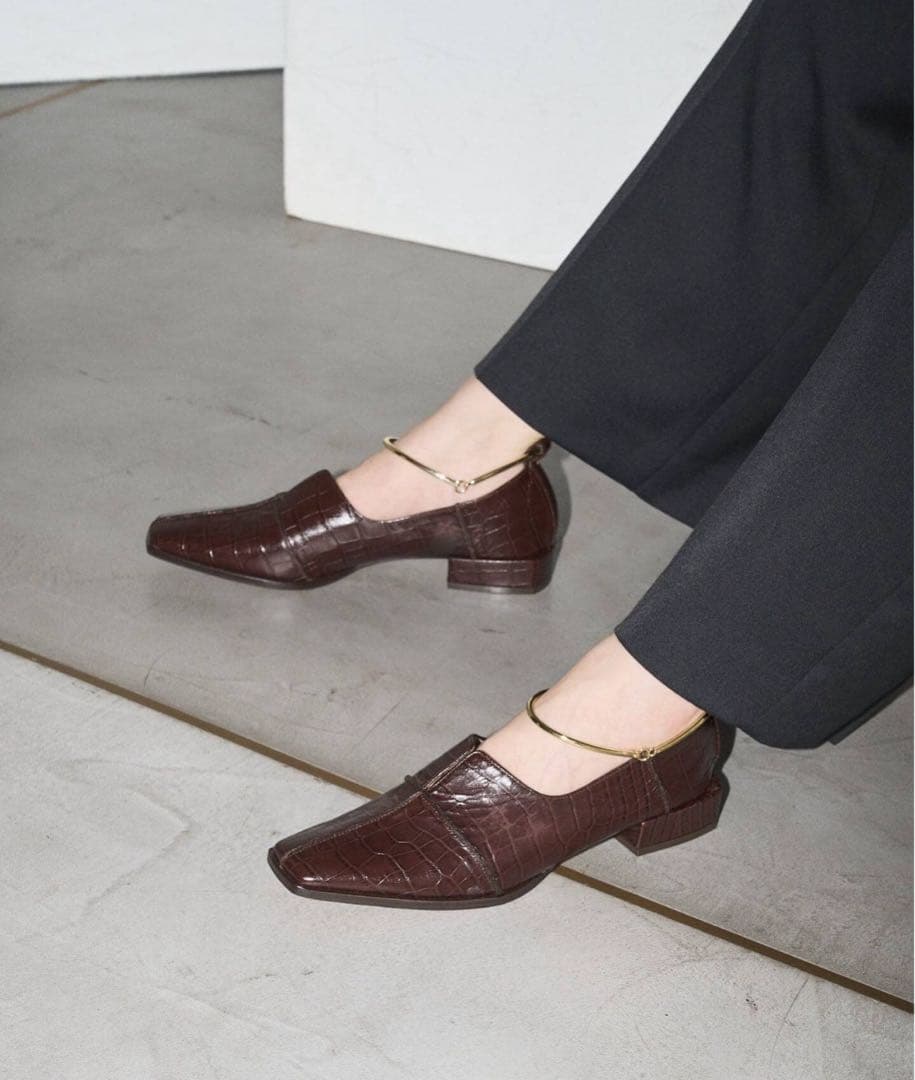 どりどり【新品】LE TALON GRISEレザースクエア