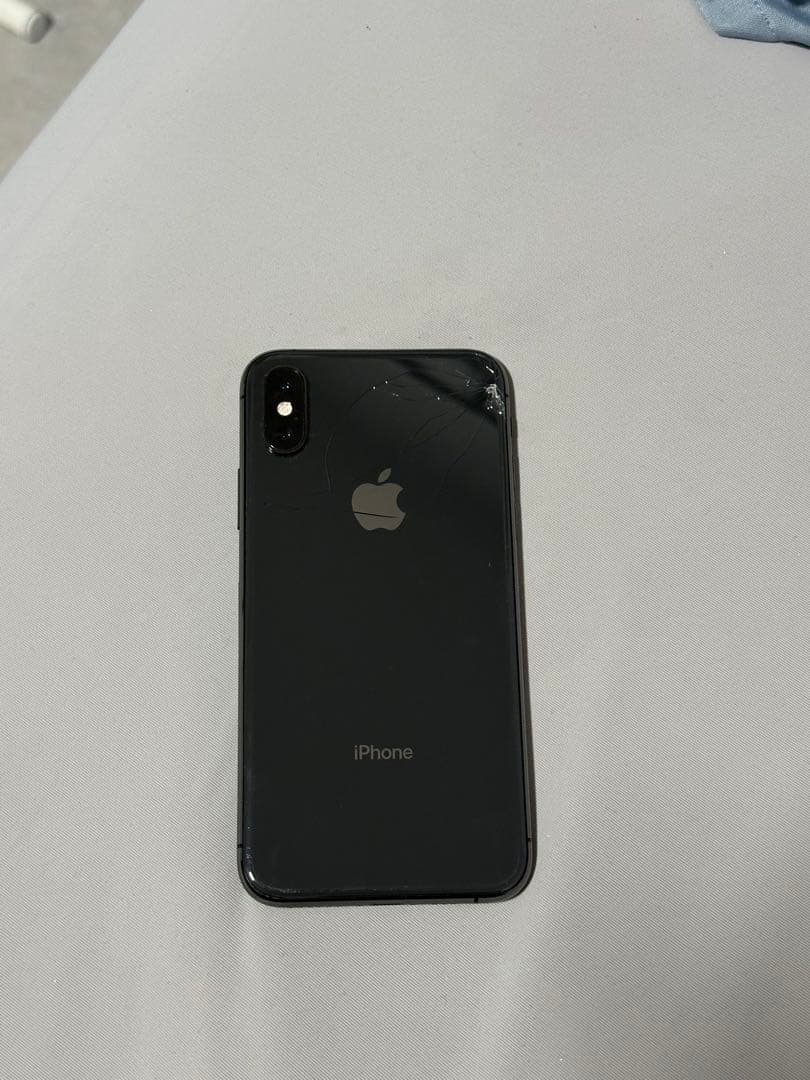 iPhone Xs スペースグレイ 64GB（SIMフリー）