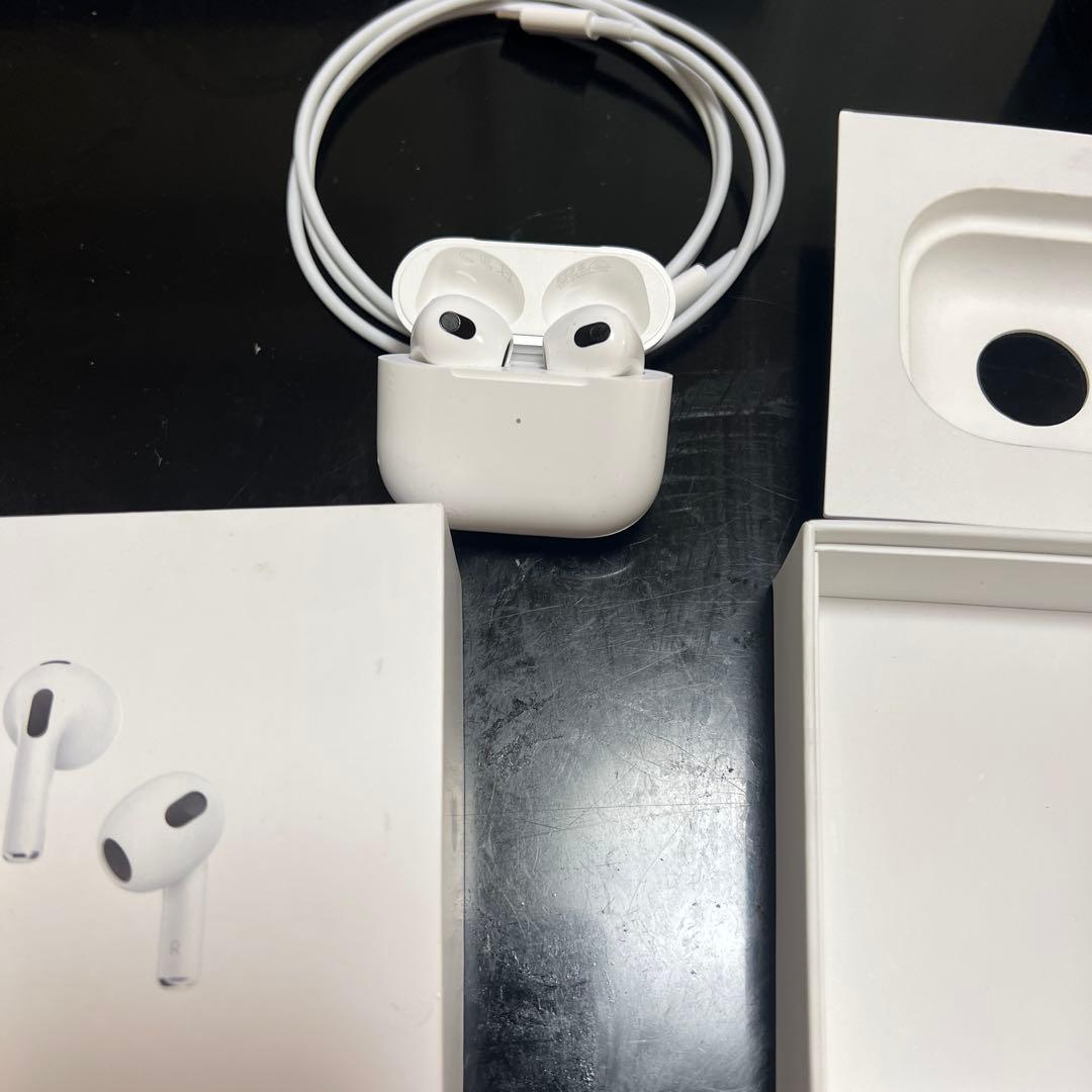 AirPods 3世代本体 ホワイト 充電ケース付き