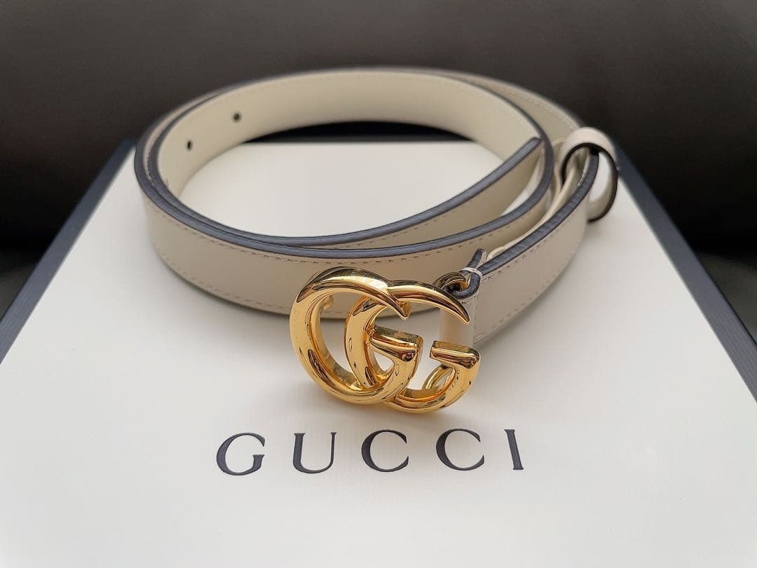 美品 GUCCI グッチ アイボリー レザーベルト ダブルGロゴ 細ベルト 白