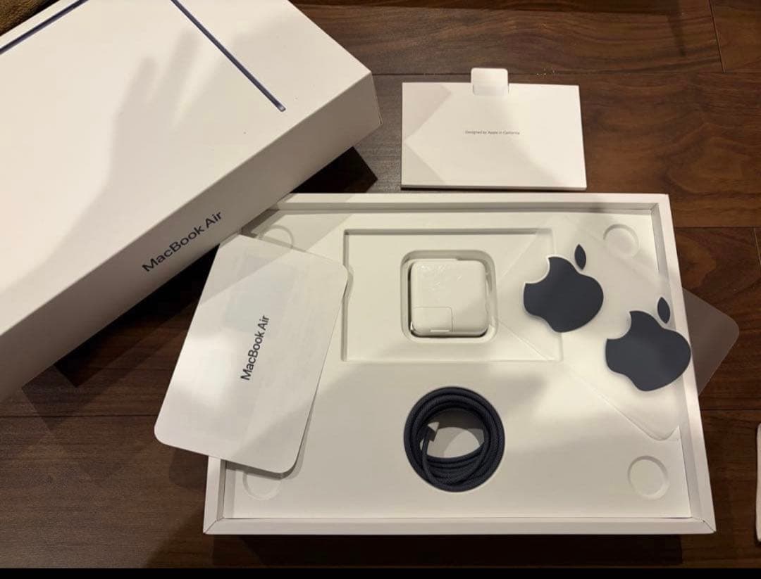 【極美品】MacBook Air (M2, 8G,256GB) ミッドナイト