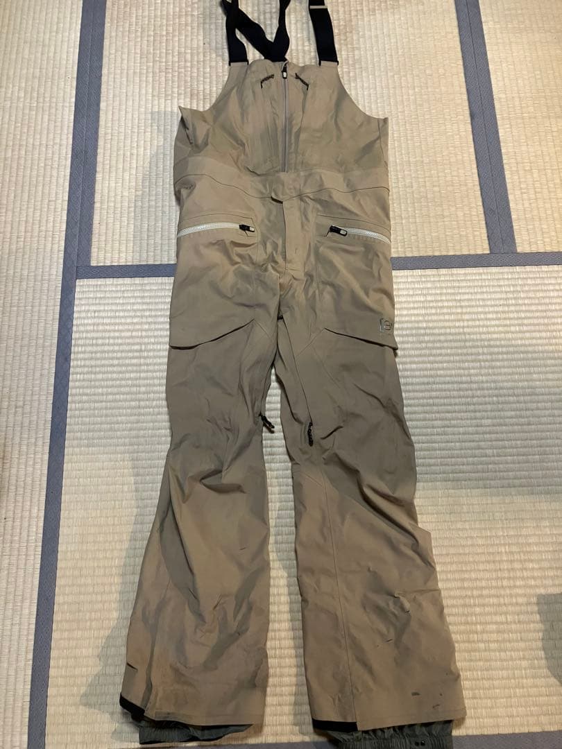 M*9様 バートンakビブパンツ