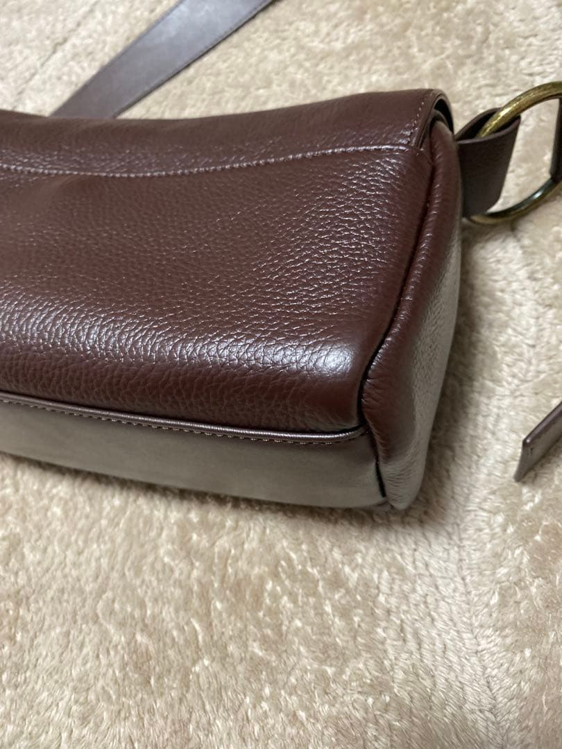 BEARDSLEYビアズリーショルダーバッグボディバッグ12月購入1回のみ使用茶