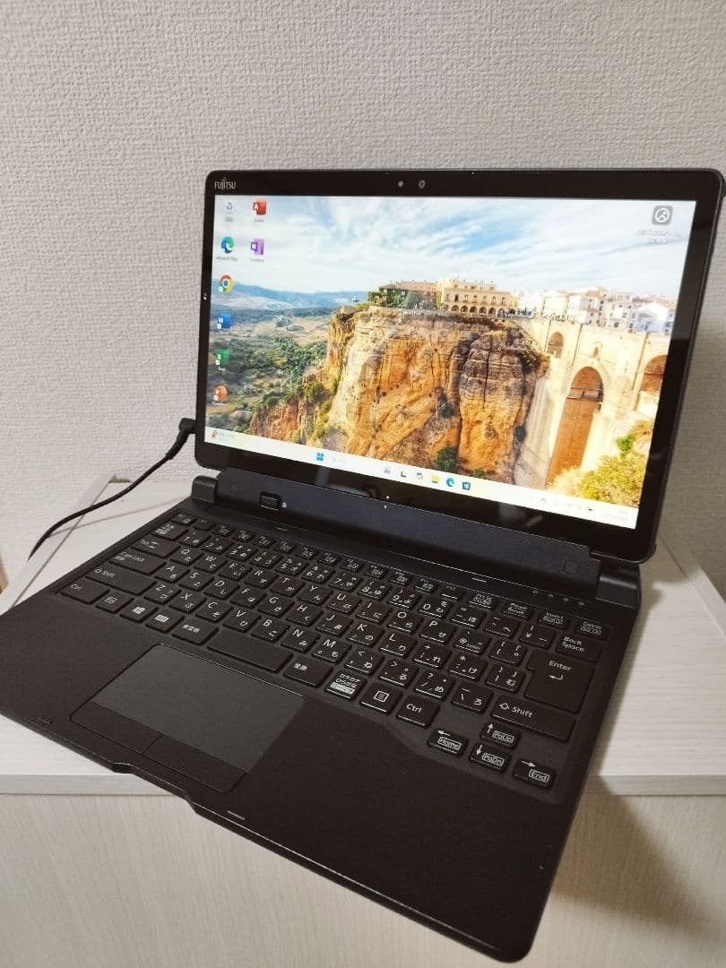 タブレット ArrowsTab Q738 Core i3 4GB SSD128G